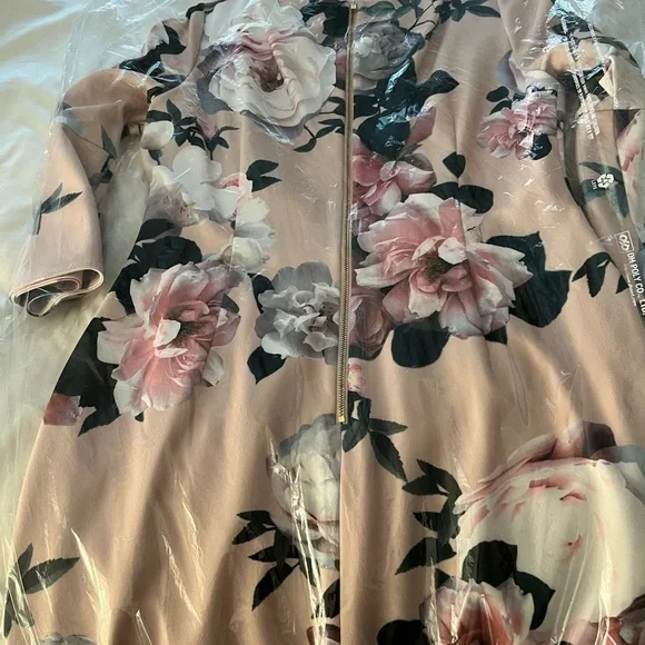 Calvin Klein floral dress - Picture 2 of 2